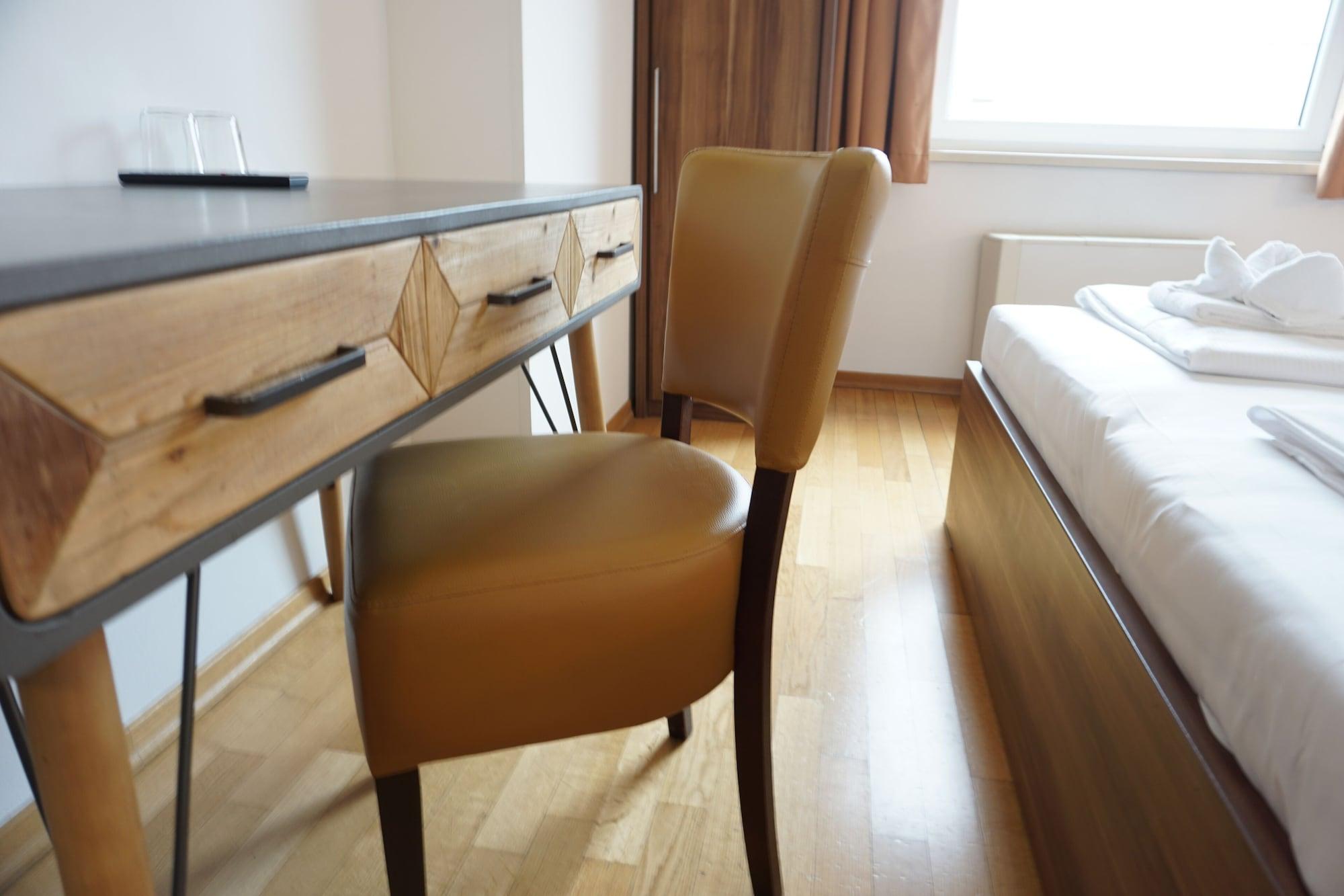 Kaffeemühle Hotel Viena